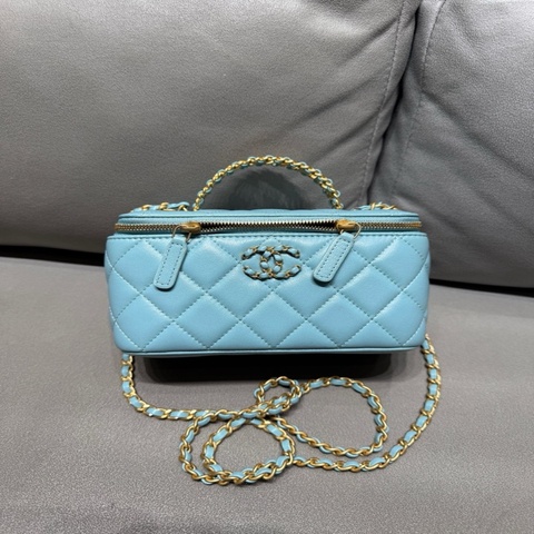 Chanel香奈兒鏤空logo金屬水鑽手柄化妝盒子包