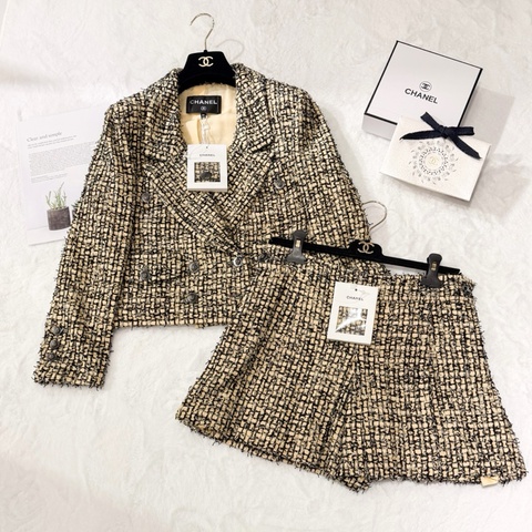 CHANEL 22P 黃黑格紋Tweed套裝