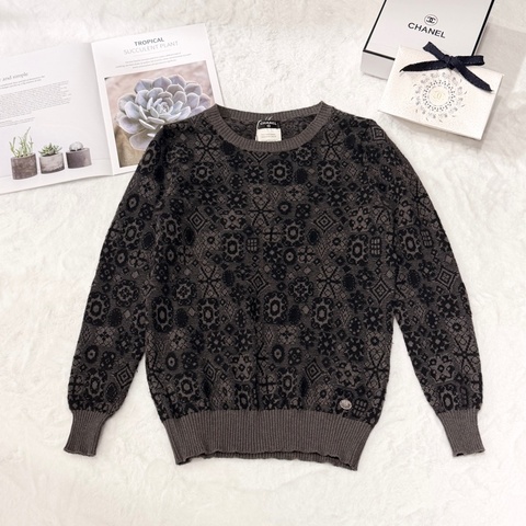 CHANEL 深灰圖騰提花針織上衣 Size36