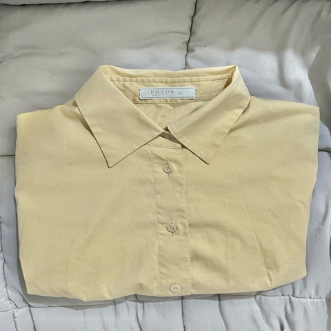 PRADA （女襯衫38 ）MADE IN ITALY  72%棉    同款14800台幣