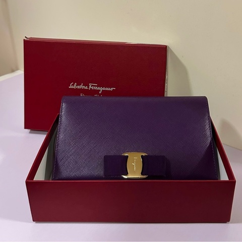 Salvatore Ferragamo Wallet on Chain