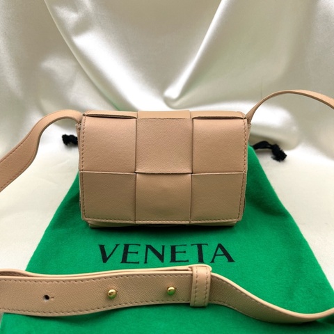 葆蝶家/Bottega Veneta Cassette系列6格1編織可調節肩帶 羊皮革 棕色