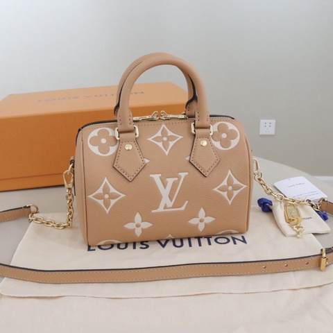 Louis Vuitton 路易威登LV Speedy 20 尺寸20.5*13.5*12，配件盒子防塵袋。
