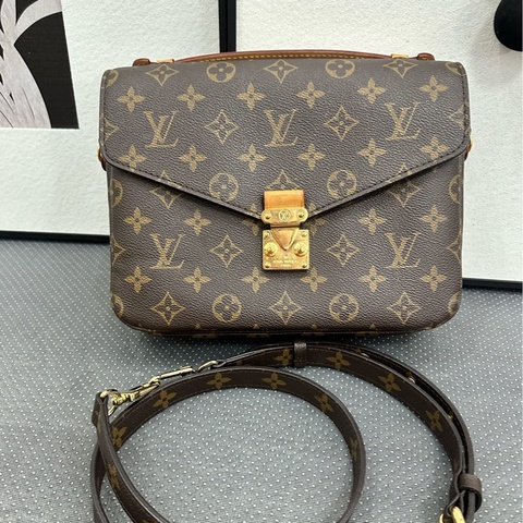 路易威登/Louis Vuitton Pochette Métis老花郵差芯片款