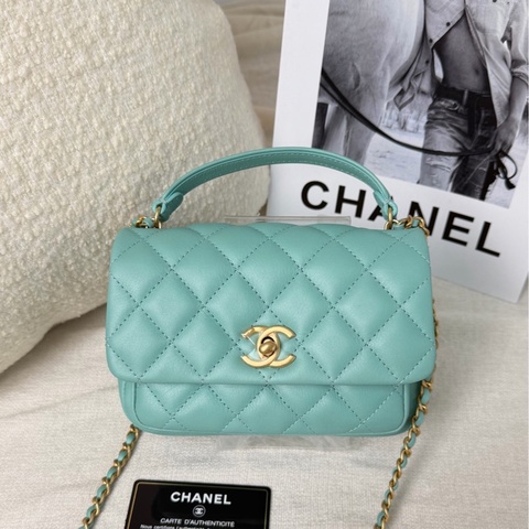 Chanel香奈兒 薄荷綠 蒂夫尼藍 金扣鏈條包 尺碼：18*7*12 cm