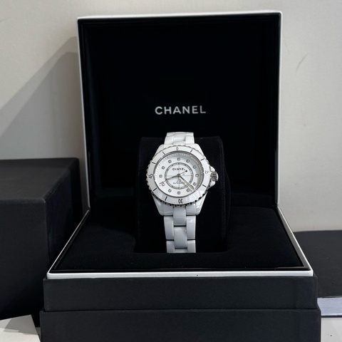 Chanel 香奈兒 J12白色陶瓷腕表H5705 自動機械機芯，表徑38mm，
