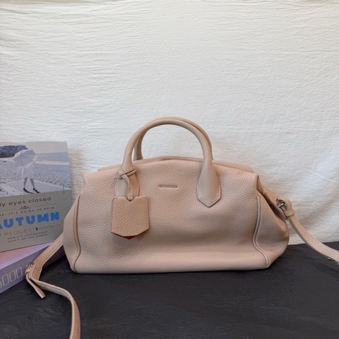 Balenciaga巴黎世家 裸粉色頭層牛皮保齡球包