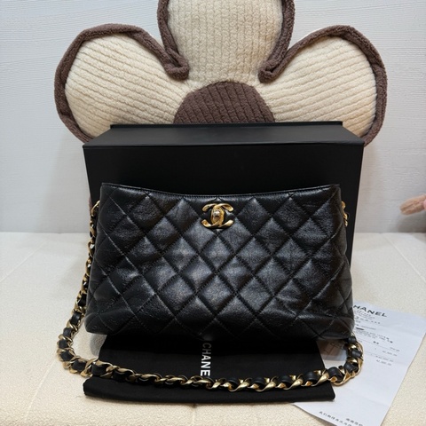 Chanel hobo黑金油蠟皮斜挎包 24年 晶片款