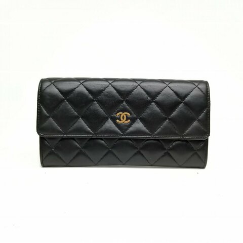 CHANEL 經典長款口蓋錢包黑色羊皮革金扣肩背包