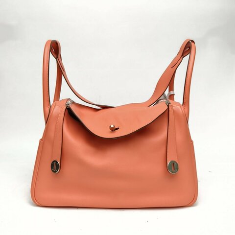 HERMES Lindy34龍蝦粉EC皮T刻銀扣肩背包