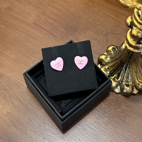 CHANEL B25B 琺瑯粉色愛心雙C耳環