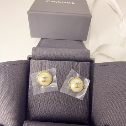 6月Chanel香奈兒26A珍珠耳釘小號