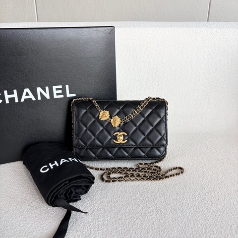 Chanel香奈兒黑金23A獅子掛飾Woc鏈條包