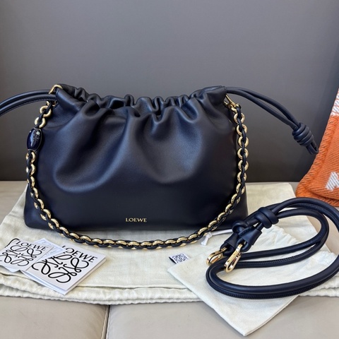 Loewe 新款Flamenco Purse中號福袋包深藍色尺寸30×20