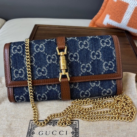 Gucci 古驰藍色牛仔Jackie 1961系列woc鏈條包，尺寸19×10