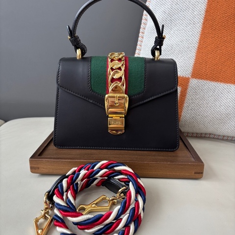 Gucci 古驰黑色小號塞爾維亞，尺寸20×14