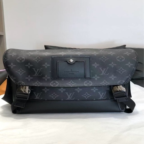 路易威登/Louis Vuitton Voyager Monogram Eclipse 塗層帆布