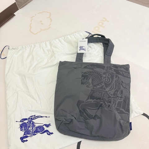 Burberry EKD 尼龍防撕裂托特包
