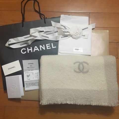 chanel米色圍巾