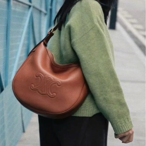 ✨Celine｜焦糖色浮雕凱旋門Heloise Hobo｜難找中號｜99新