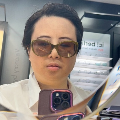 TIFFANY. & Co翠綠色墨鏡，有度數鏡片四百度！可以拿去眼鏡行換掉！