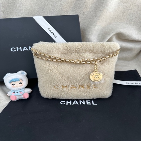 Chanel • 24k羊羔毛22Bag Mini 全新全配帶膜芯片款✨