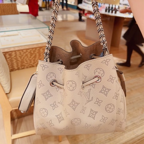 👜LV路易威登｜Muria月光女神水桶包 大象灰鏤空老花｜99新純芯片款