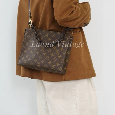 #超便宜💰#可斜背、肩背 Louis Vuitton • 經典老花洗漱包26