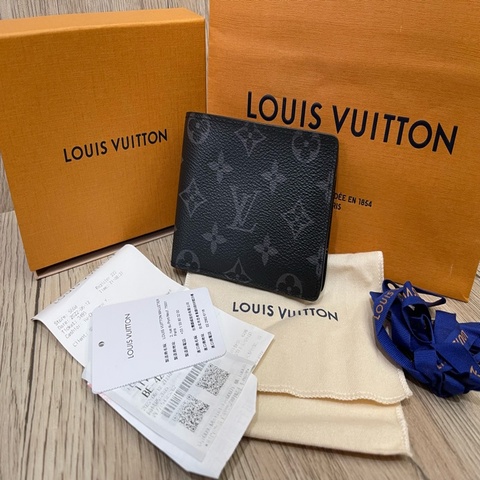Lv黑老花短夾(M61695）台灣專櫃貨配件齊全❗️
