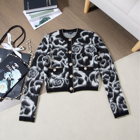 CHANEL 20A Cardigan 黑白山茶花提花針織外套