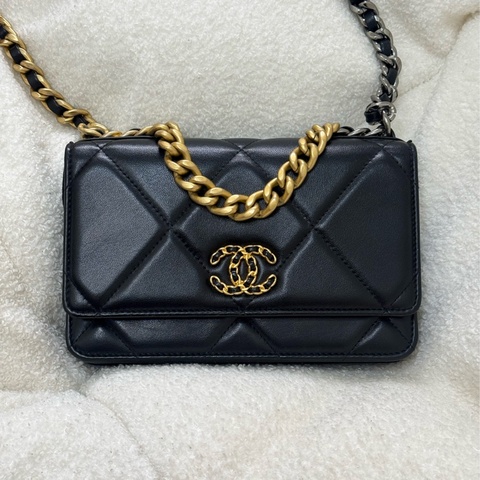 Chanel 19bag 黑金woc✨最新晶片款