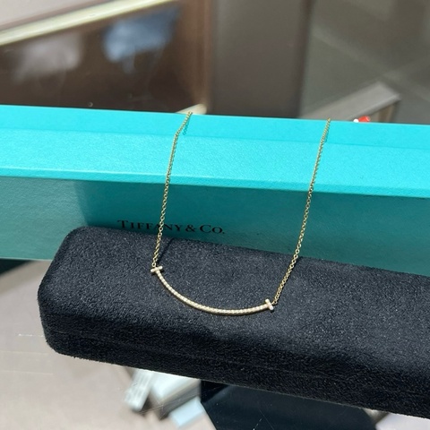 蒂芙尼Tiffany T系列 小号笑脸满钻项链