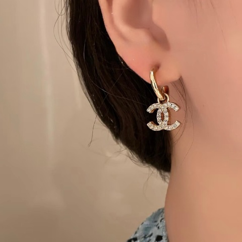 Chanel🤍金色半圓垂墜雙C水鑽耳環
