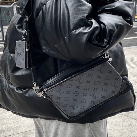 纯芯片 Lv黑武士三合一郵差斜挎