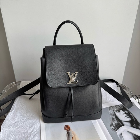 Lv/路易威登Louis Vuitton Lockme黑色牛皮雙肩包，編碼+芯片