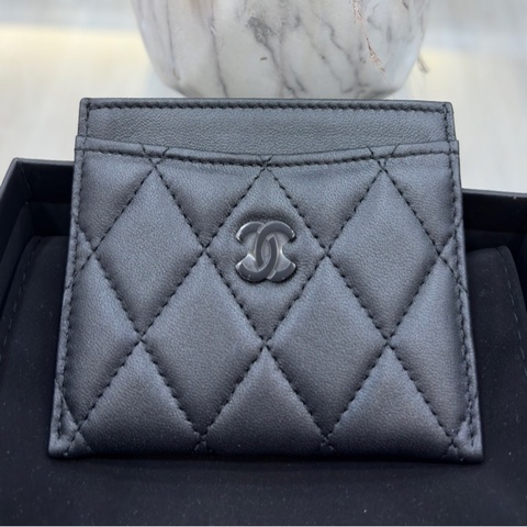 Chanel 經典菱格紋小羊皮卡片夾 晶片款