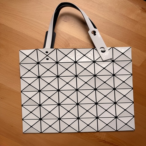 BAO BAO ISSEY MIYAKE LUCENT 6×6 白色幾何托特包