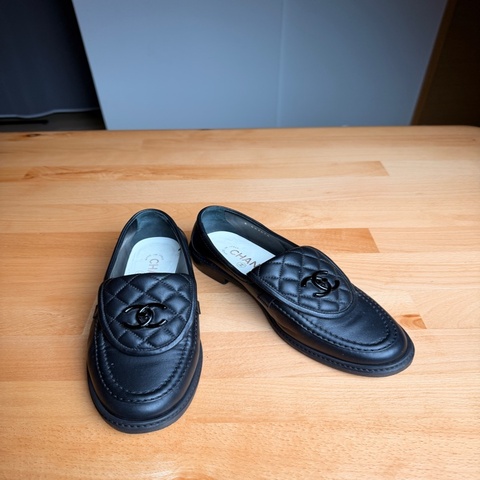 CHANEL 黑色菱格紋 CC Logo 真皮樂福鞋 Loafers 38.5｜附購證