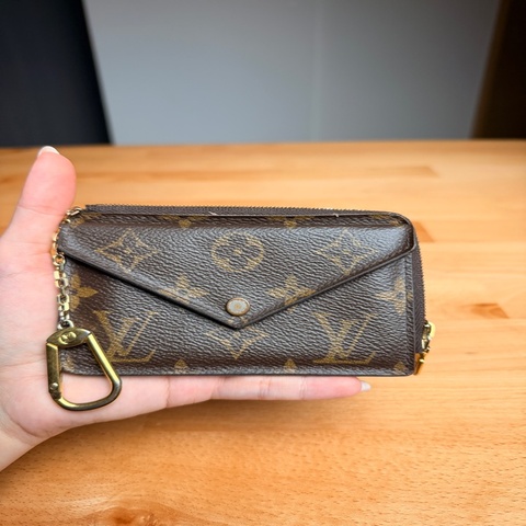 Louis Vuitton LV Recto Verso Monogram 卡片零錢包 M69431｜經典老花