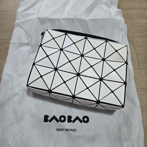Issey Miyake 三宅一生 BaoBao 大號 邱比特包 霧白色 稀有款
