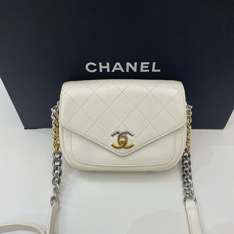 Chanel香奈兒信封款 口蓋斜挎包 白色鴛鴦扣
