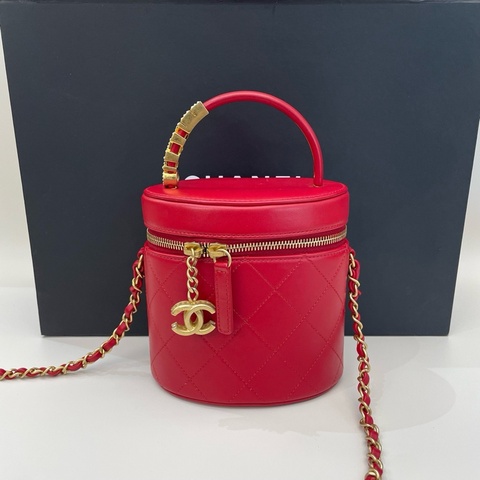 Chanel香奈兒秋冬系列 字母手柄水桶包 手工磨砂復古五金