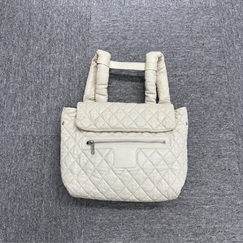 【可裝平板✨絕不撞包‼️】Chanel Coco Cocoon羽絨雙肩包｜後背包