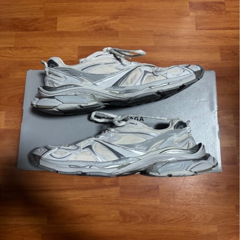 Balenciaga巴黎世家Runner2.0做舊老爹鞋灰銀色 43碼