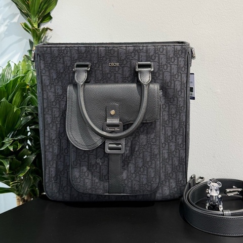 Dior迪奧 馬鞍老花帆布配皮托特 tote 黑銀 尺寸32 x 36 x 13.5 二