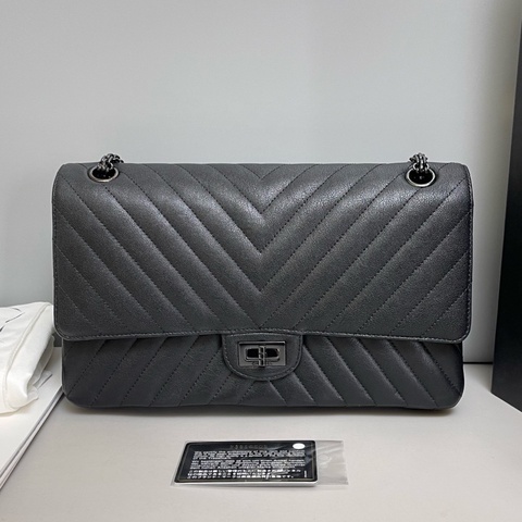 Chanel香奈兒 2.55中號黑色V紋soBlack鏈條包