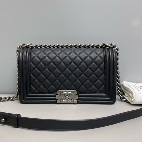 Chanel香奈兒 leboy中號黑銀全皮菱格包