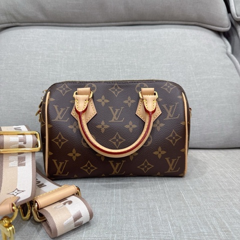 JK國際二手精品 ✨激新🩷LV Speedy20奶茶背帶 晶片款 台灣購證🇹🇼