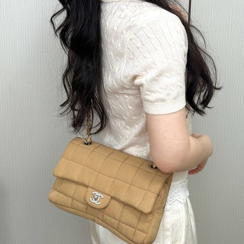 CHANEL 奶茶色中古冰格銀扣CF肩背斜背包 25*15*5 98新配件塵袋