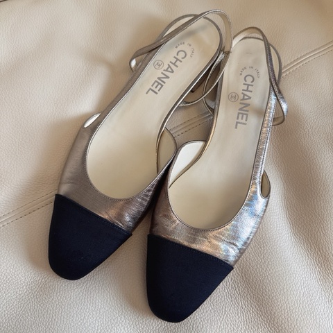 CHANEL 經典雙色拼接低跟後空鞋 slingback 40.5